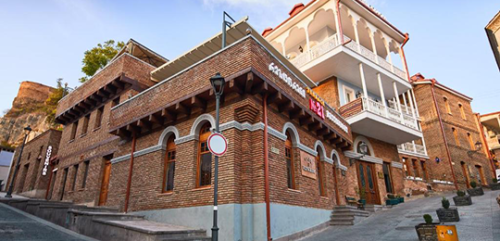 هتل آیوانی تفلیس(Aivani Hotel Tblisi)
