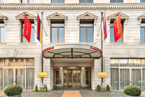 هتل رامادا بای ویندهام ایروان (Ramada Hotel & Suites by Wyndham Yerevan)