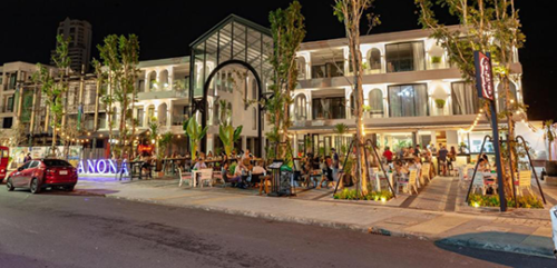 Anona Beachfront Phuket Resort